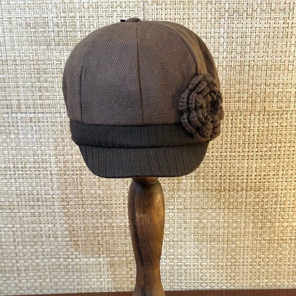 🌟HP🌟Brown Twill Cabbie Hat with Knitted Brim and Rose Accent by Angela & William - Picture 6 of 11